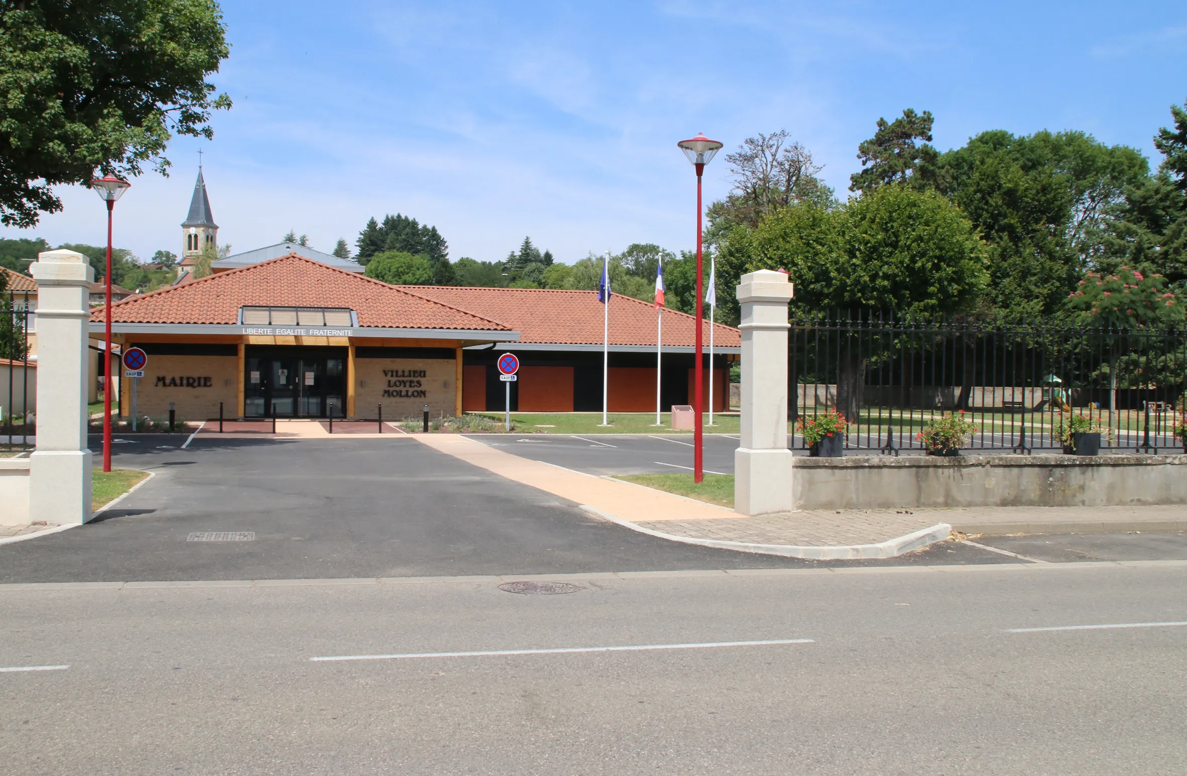 Vue de Villieu-Loyes-Mollon