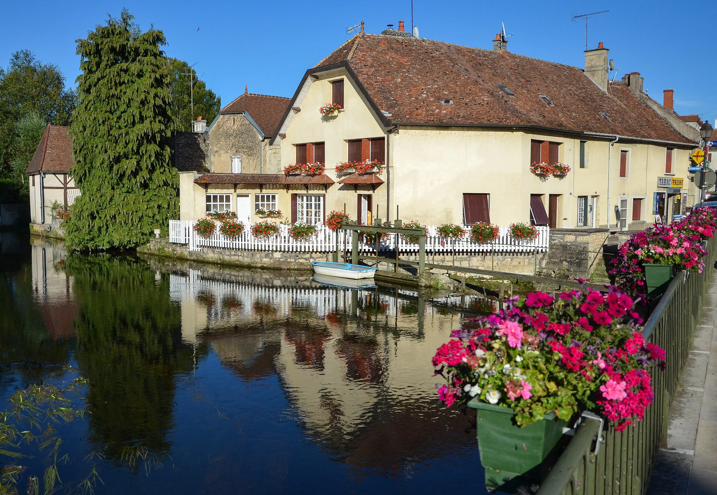 Vue de Mirebeau-sur-Bèze