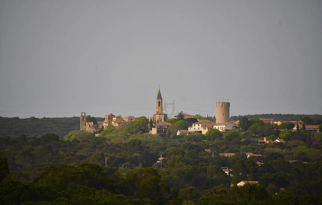 Vue de Castillon-du-Gard