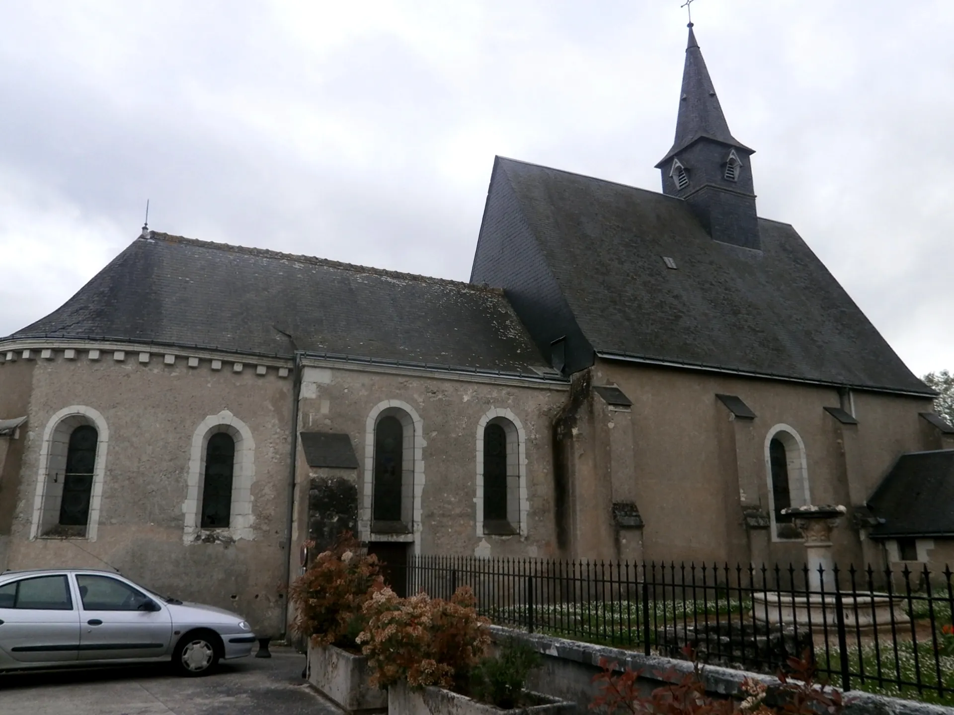 Vue de Notre-Dame-d'Oé