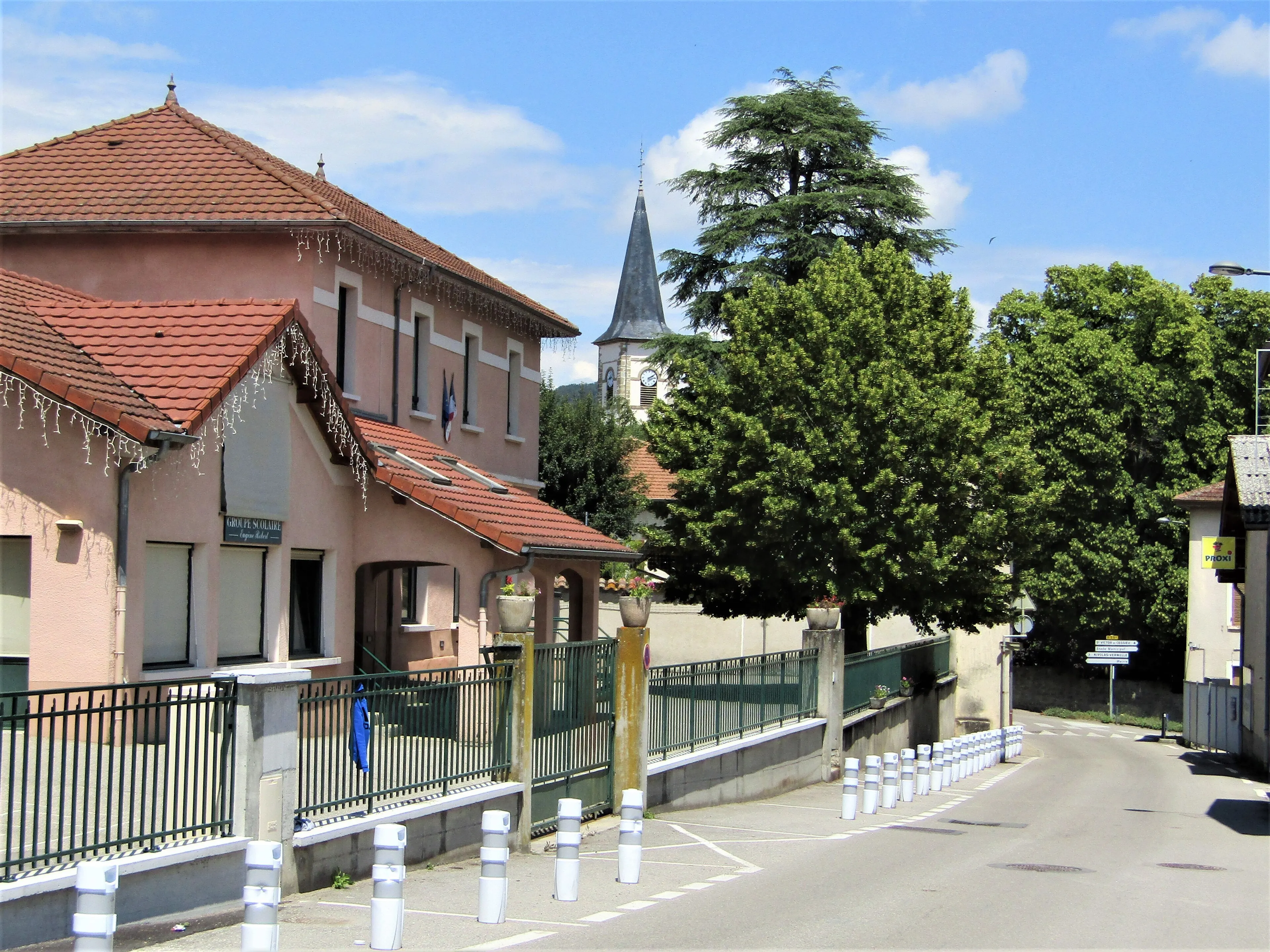 Vue de Sérézin-de-la-Tour