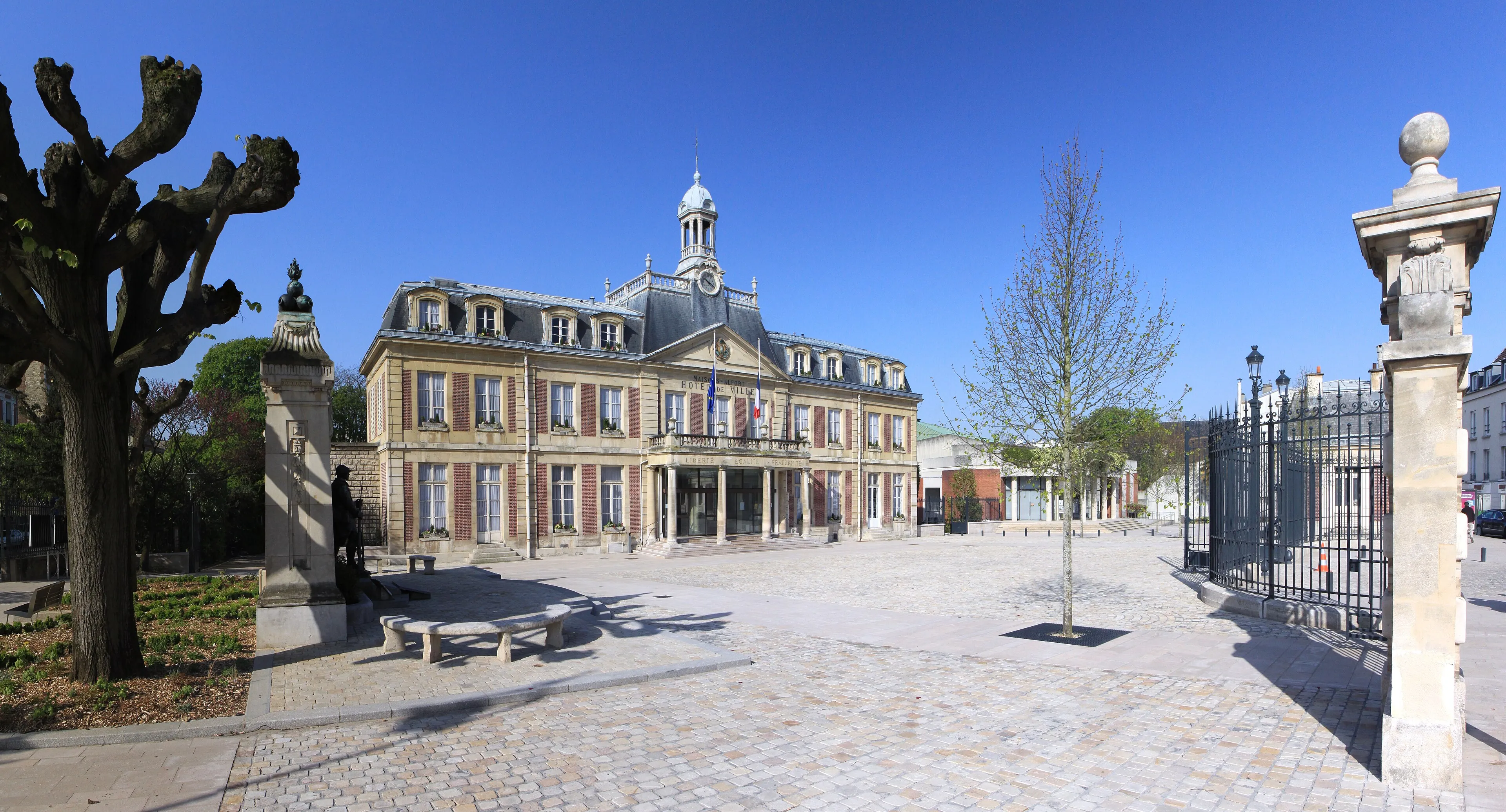 Vue de Avril