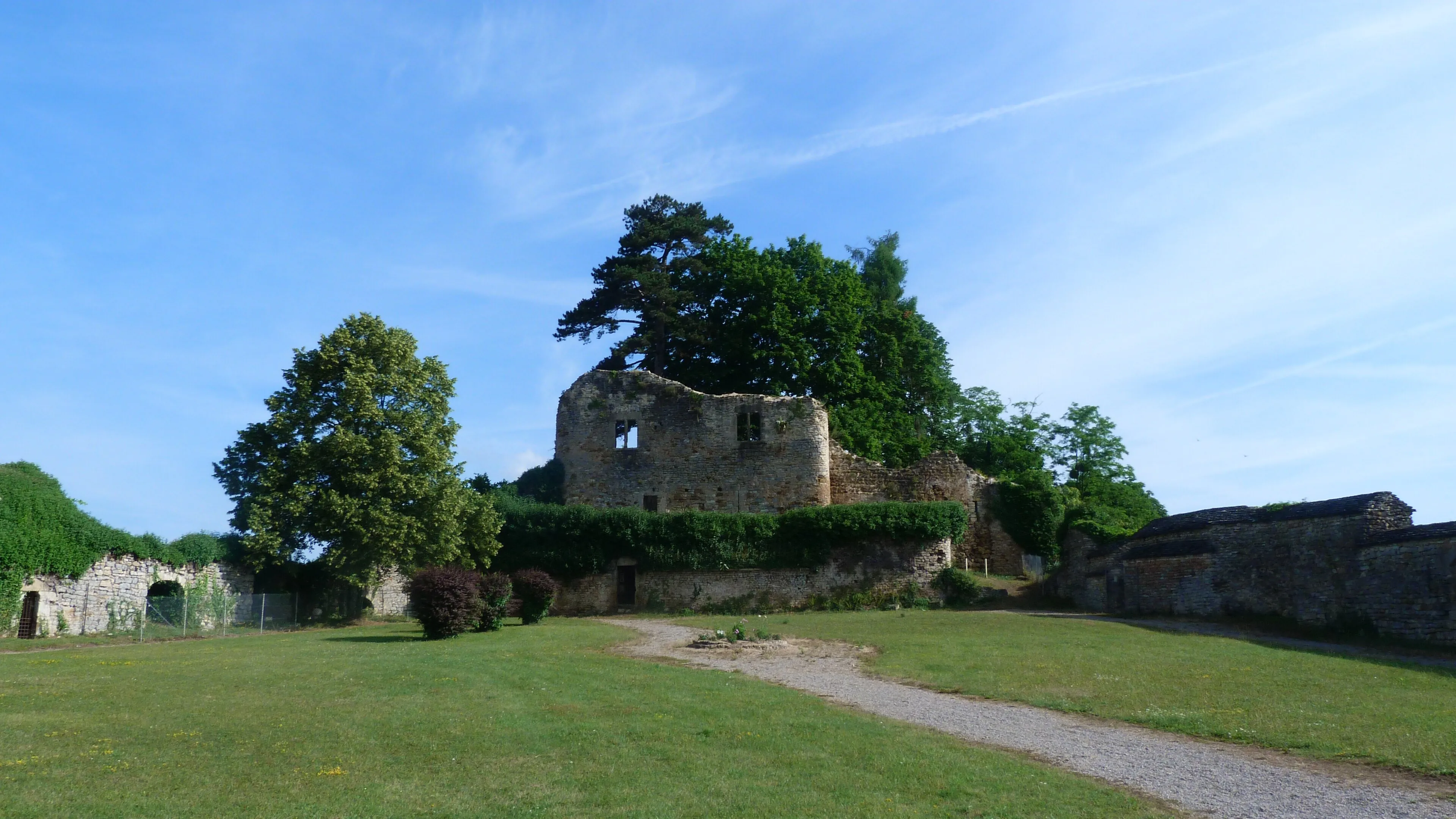 Vue de Moulins-Engilbert