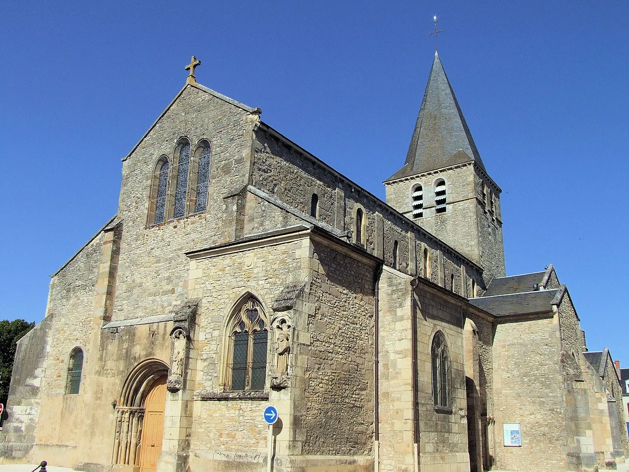 Vue de Saint-Pierre-le-Moûtier