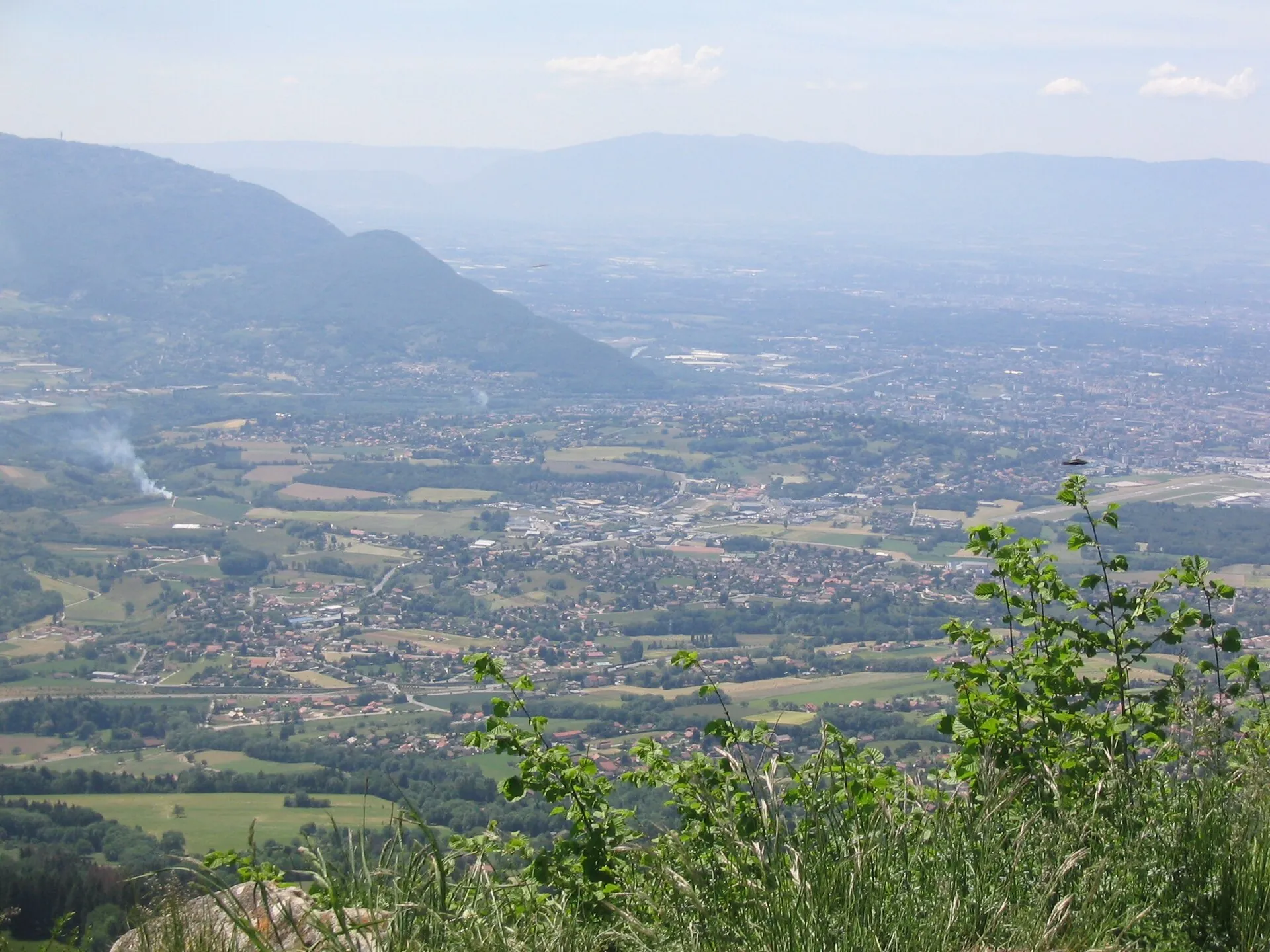 Vue de Cranves-Sales