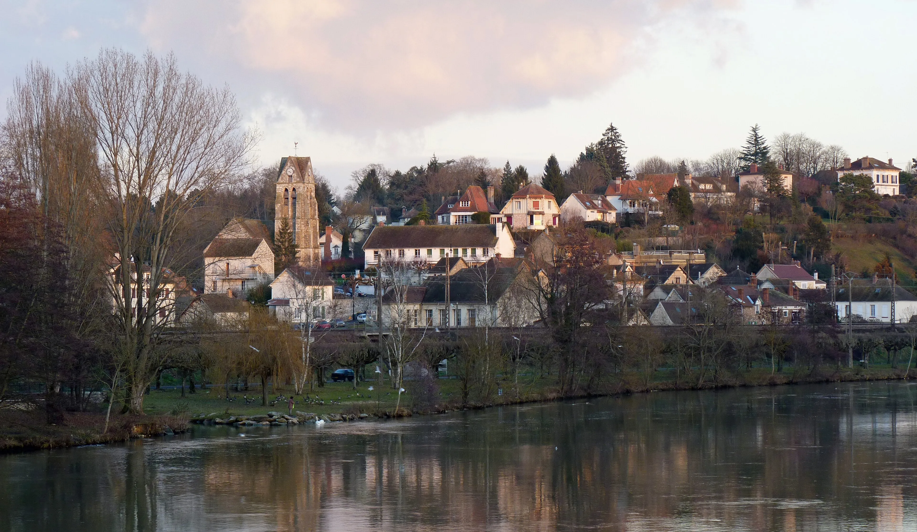Vue de Fontaine-le-Port