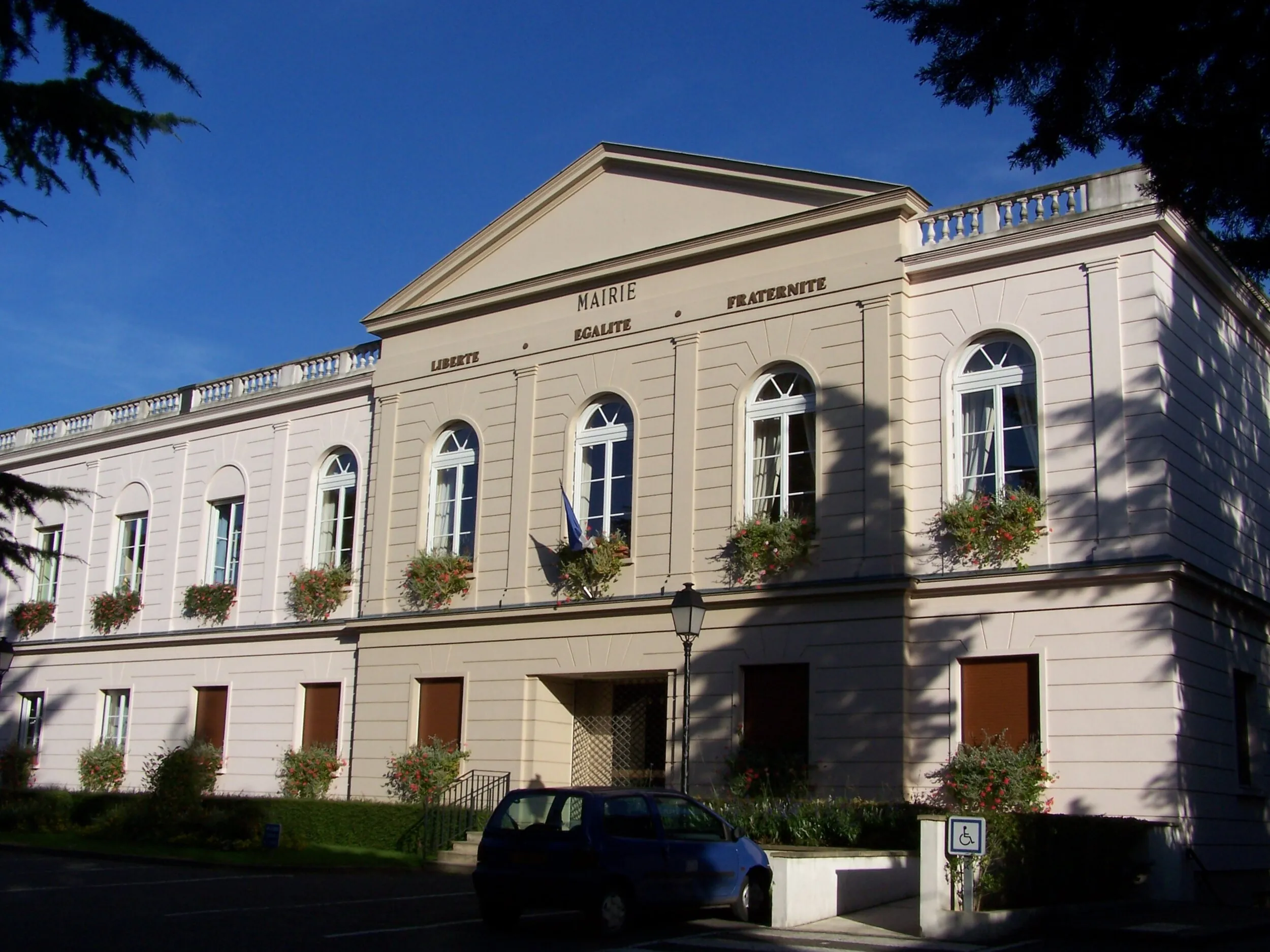 Vue de Saint-Nom-la-Bretèche