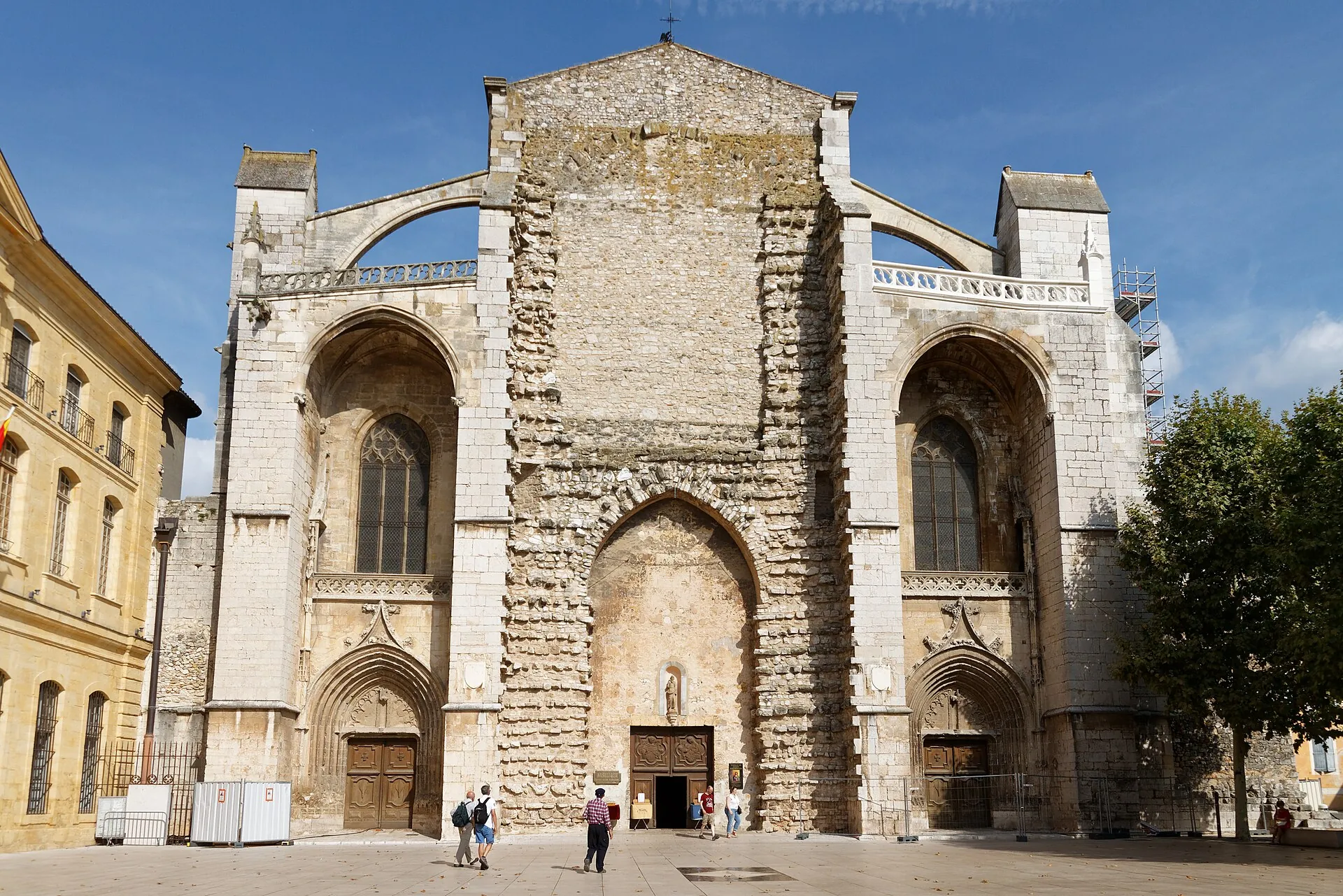 Vue de Saint-Maximin-la-Sainte-Baume