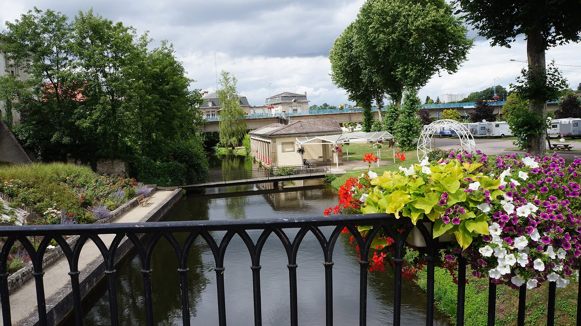 Vue de Charmes